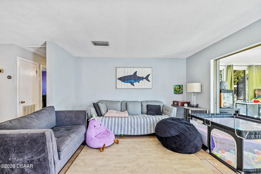 2821 Oak Lea Drive South Daytona, FL 32119