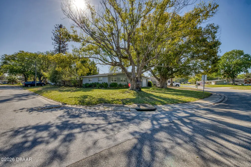2821 Oak Lea Drive South Daytona, FL 32119