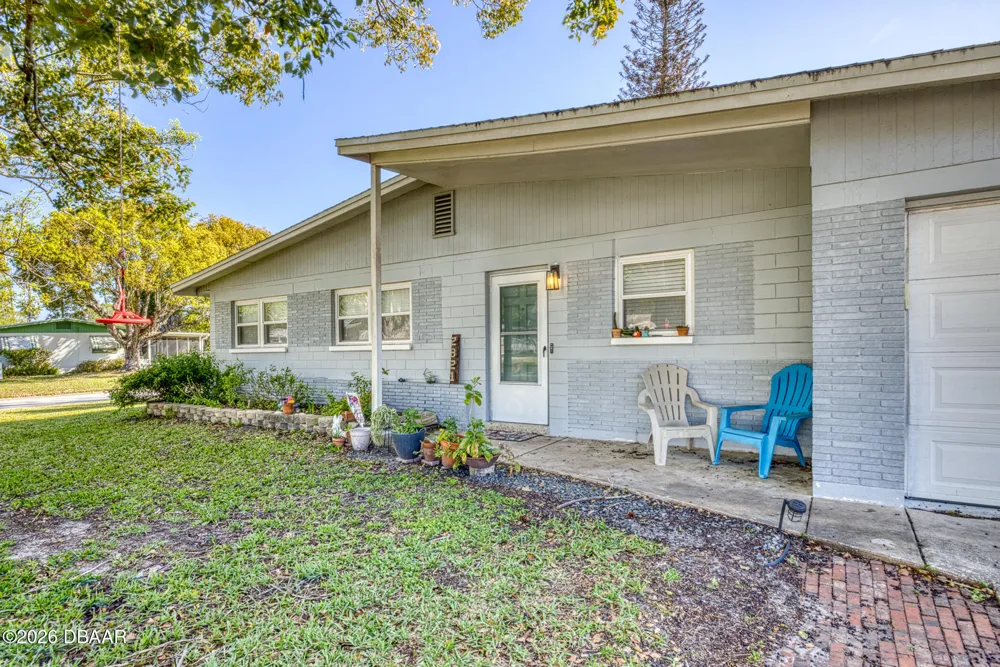 2821 Oak Lea Drive South Daytona, FL 32119