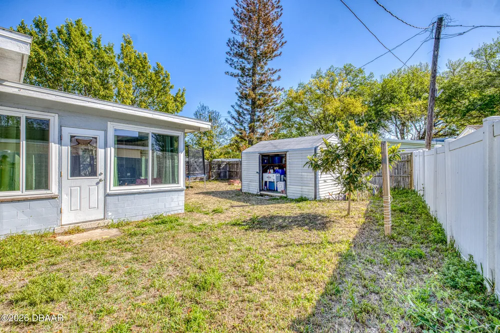 2821 Oak Lea Drive South Daytona, FL 32119