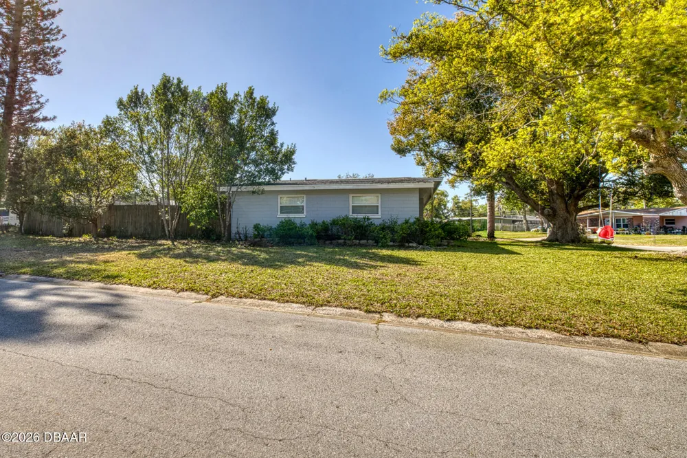 2821 Oak Lea Drive South Daytona, FL 32119