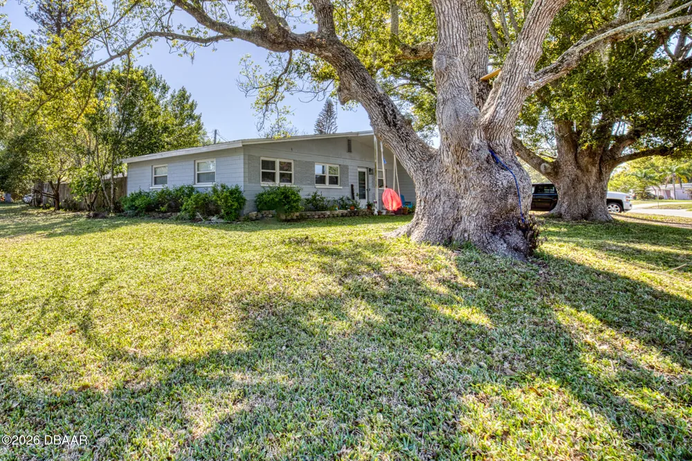 2821 Oak Lea Drive South Daytona, FL 32119