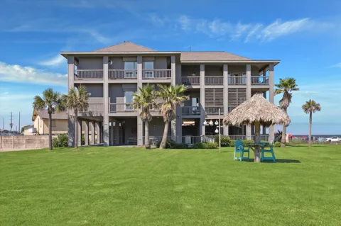 1 Blue Heron Cir Drive
