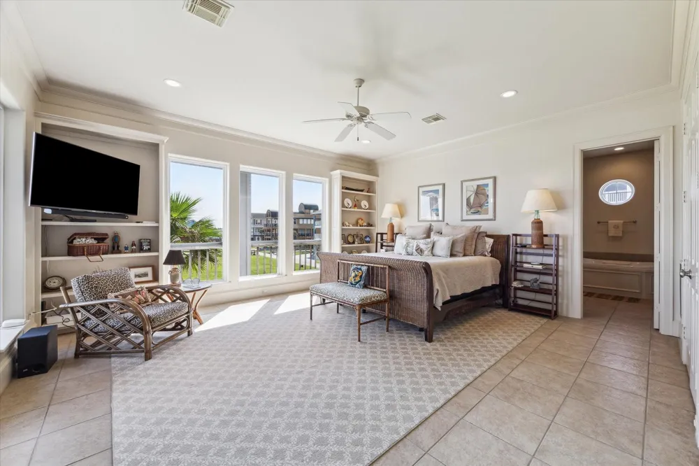 1 Blue Heron Cir Drive Jamaica Beach, TX 77554