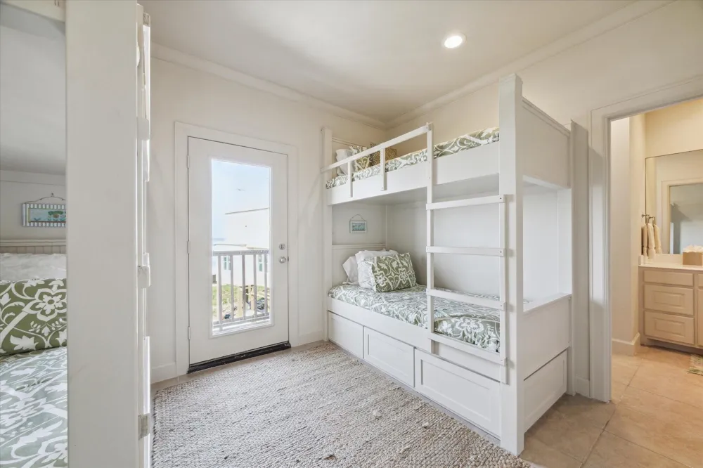 1 Blue Heron Cir Drive Jamaica Beach, TX 77554