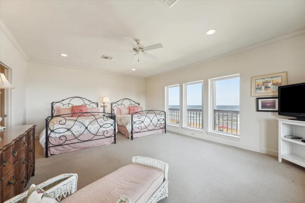 1 Blue Heron Cir Drive Jamaica Beach, TX 77554