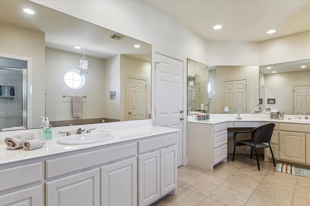 1 Blue Heron Cir Drive Jamaica Beach, TX 77554
