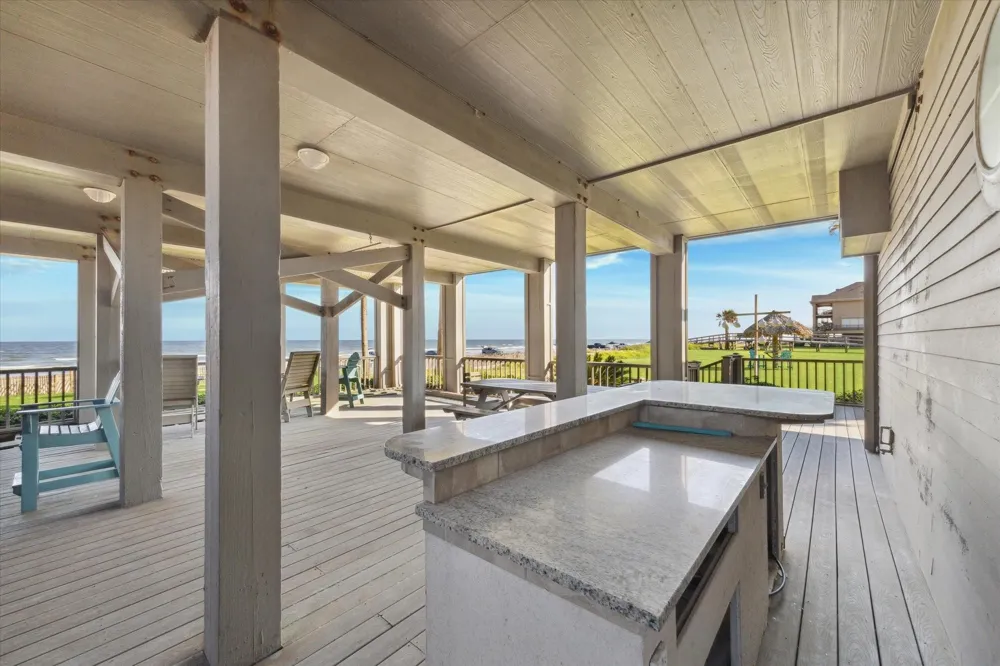 1 Blue Heron Cir Drive Jamaica Beach, TX 77554