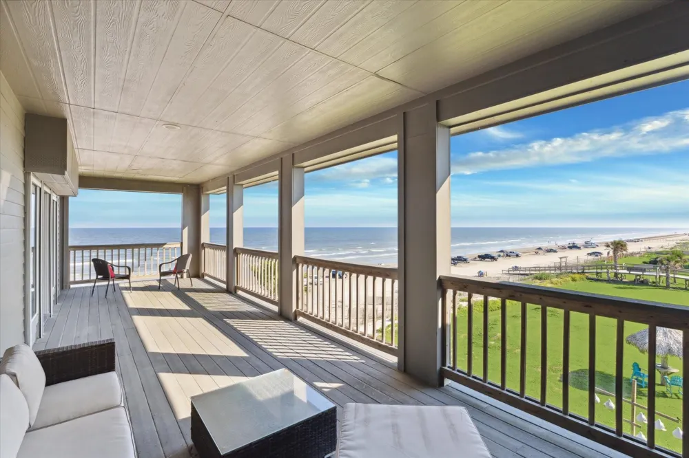 1 Blue Heron Cir Drive Jamaica Beach, TX 77554