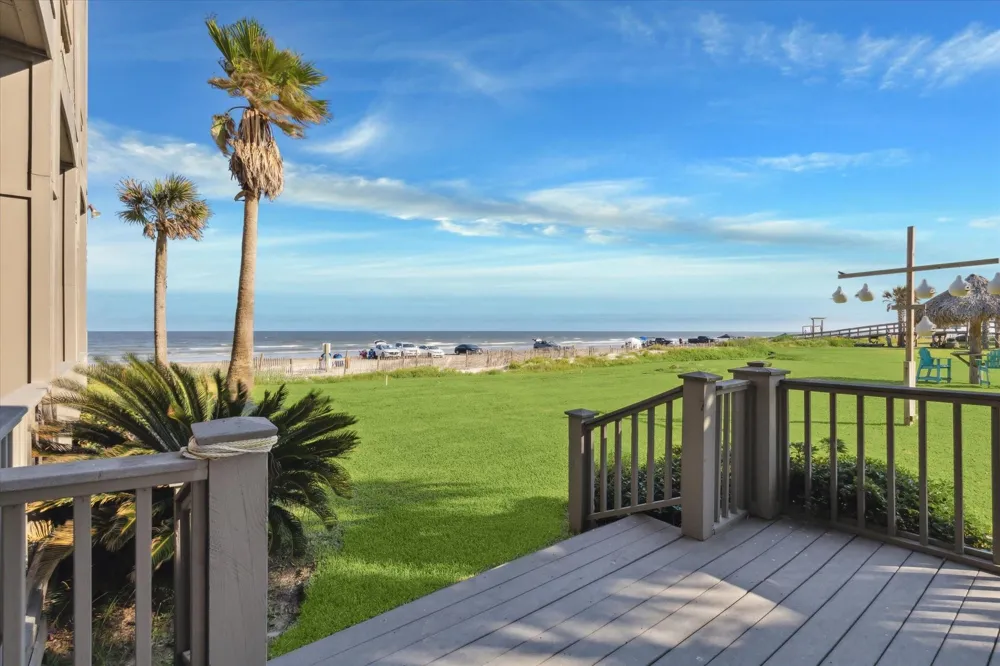 1 Blue Heron Cir Drive Jamaica Beach, TX 77554