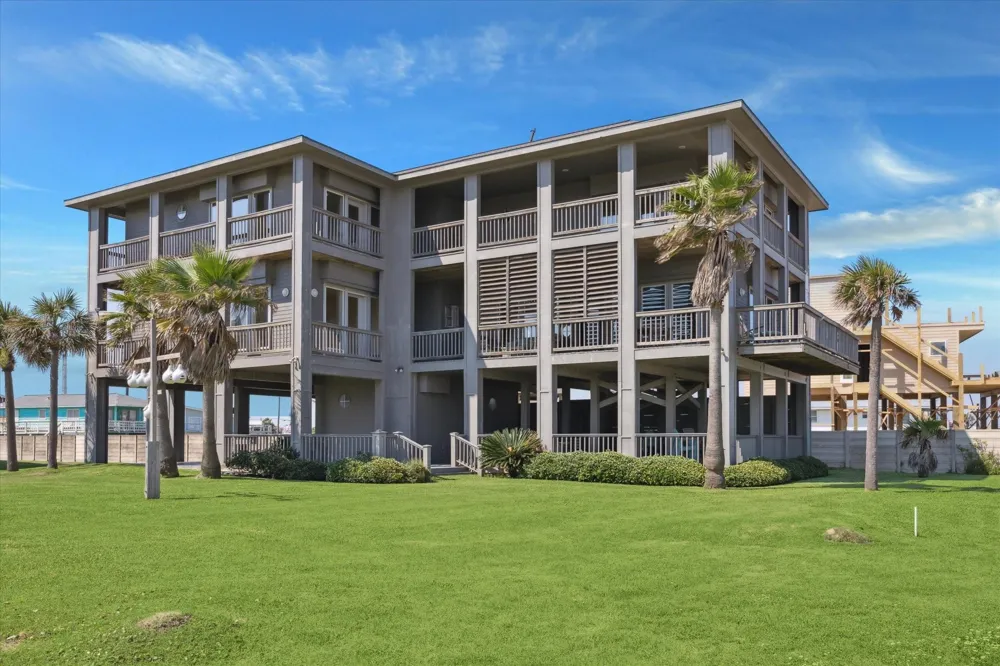 1 Blue Heron Cir Drive Jamaica Beach, TX 77554
