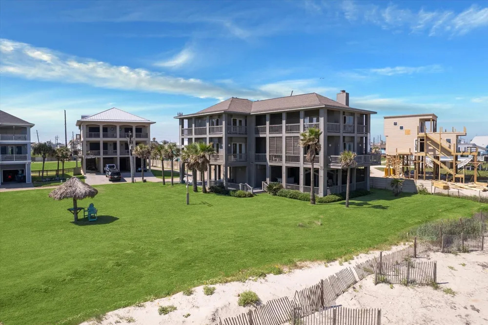 1 Blue Heron Cir Drive Jamaica Beach, TX 77554