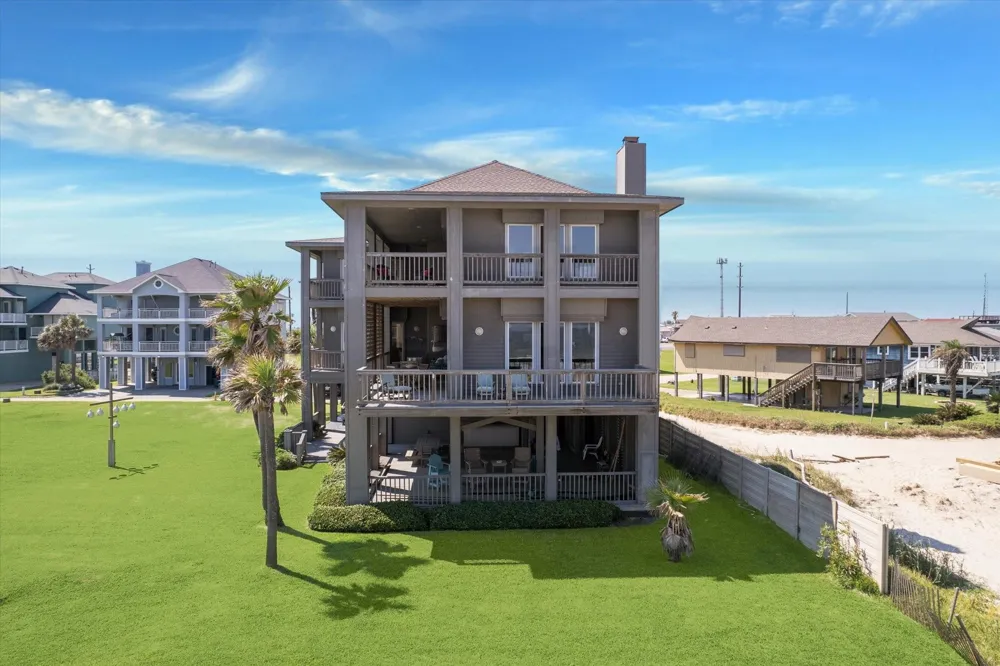 1 Blue Heron Cir Drive Jamaica Beach, TX 77554