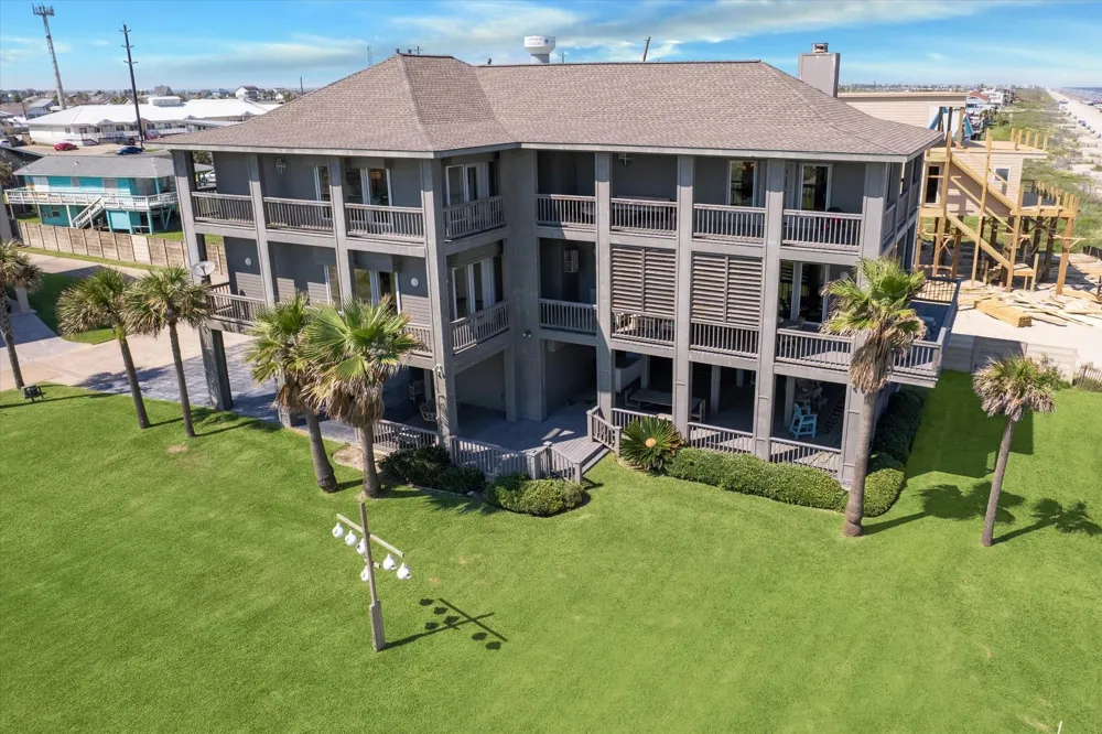 1 Blue Heron Cir Drive Jamaica Beach, TX 77554