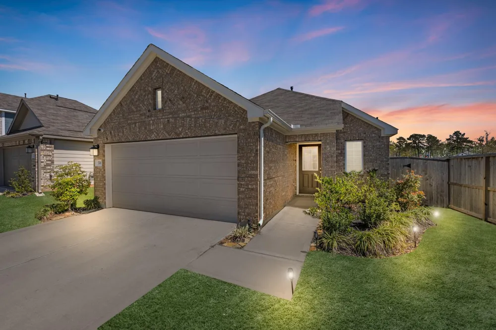 721 Roaring Falls Drive Willis, TX 77378