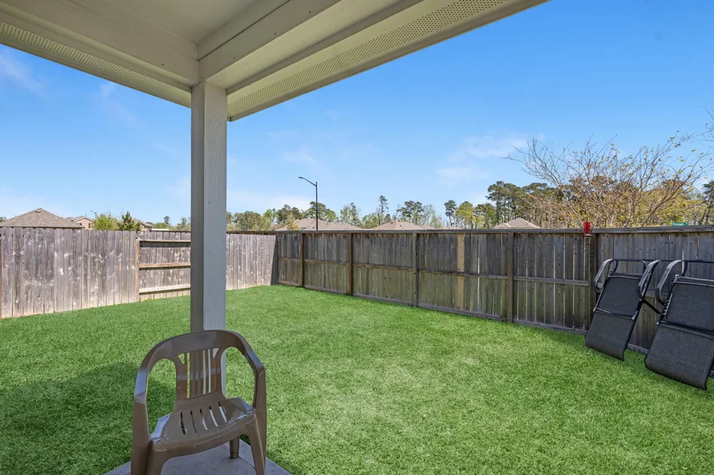 721 Roaring Falls Drive Willis, TX 77378
