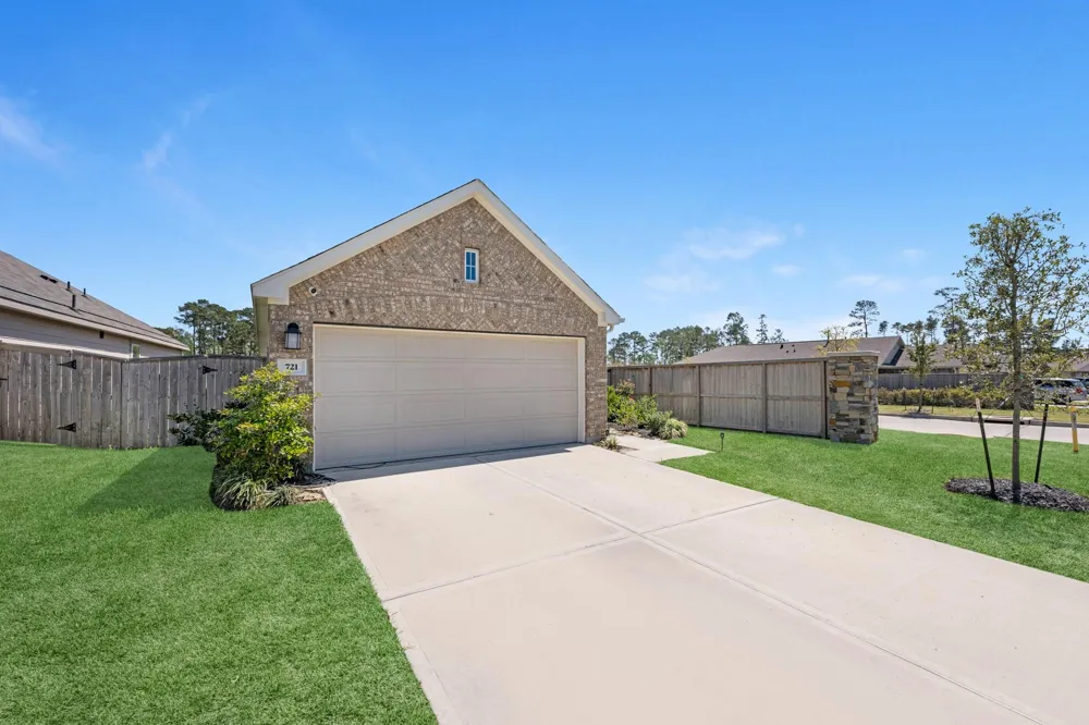 721 Roaring Falls Drive Willis, TX 77378
