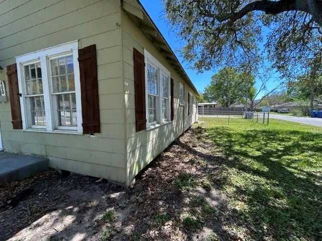 400 Stevenson Street Eagle Lake, TX 77434