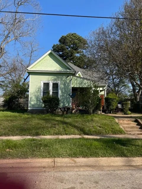 311 W Green Street