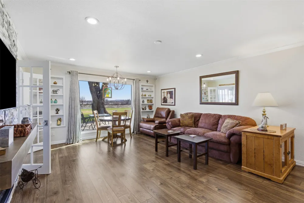 108 Harbor Drive #102 Runaway Bay, TX 76426