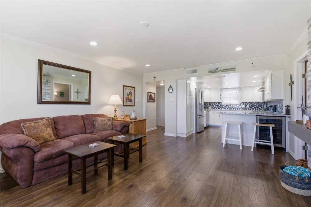 108 Harbor Drive #102 Runaway Bay, TX 76426