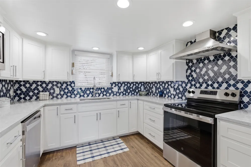 108 Harbor Drive #102 Runaway Bay, TX 76426