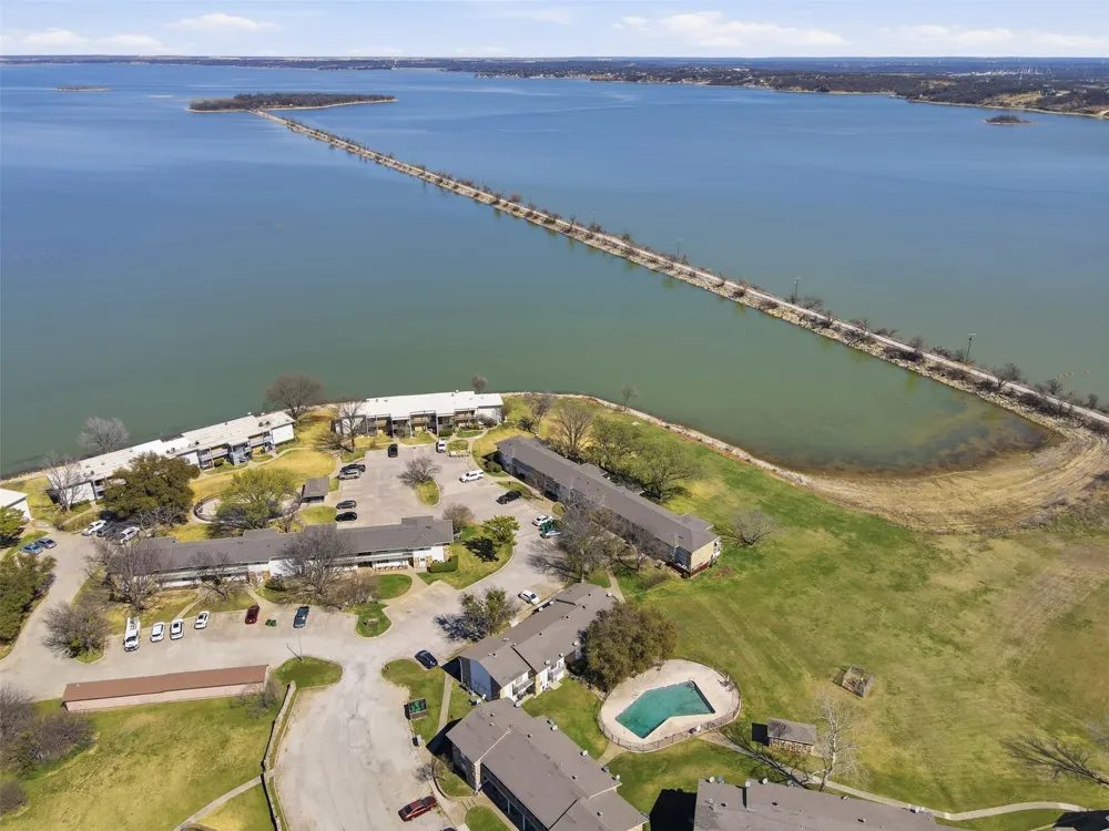 108 Harbor Drive #102 Runaway Bay, TX 76426