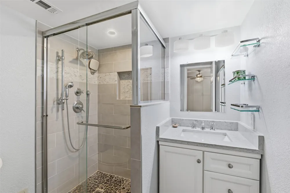 108 Harbor Drive #102 Runaway Bay, TX 76426