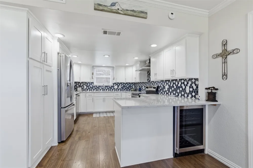 108 Harbor Drive #102 Runaway Bay, TX 76426