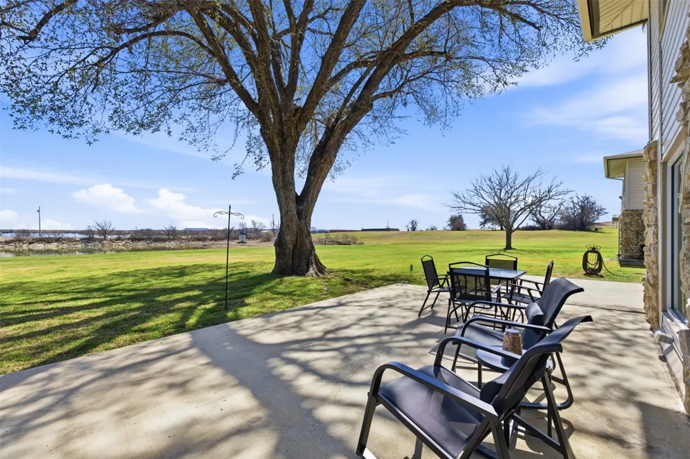 108 Harbor Drive #102 Runaway Bay, TX 76426