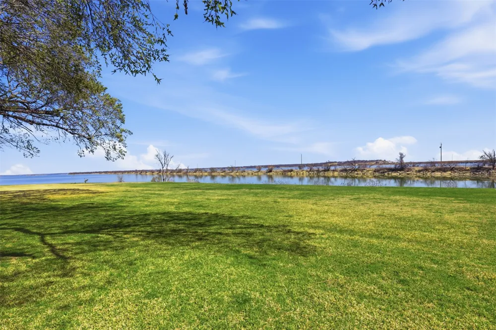 108 Harbor Drive #102 Runaway Bay, TX 76426