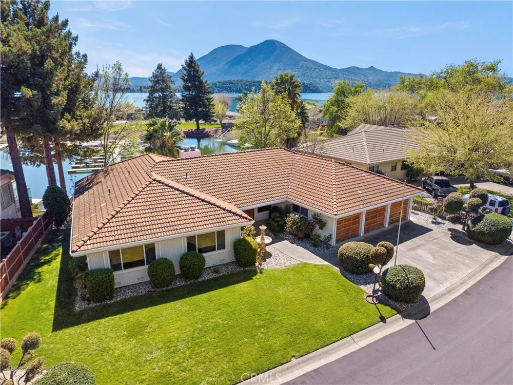 8581 Paradise Valley Boulevard Lucerne, CA 95458