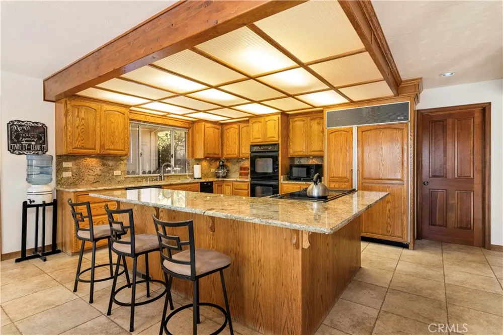 8581 Paradise Valley Boulevard Lucerne, CA 95458