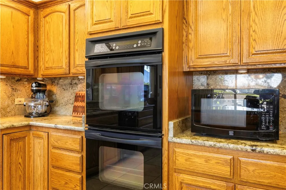 8581 Paradise Valley Boulevard Lucerne, CA 95458