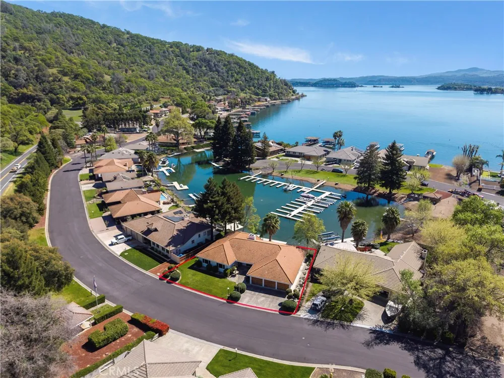 8581 Paradise Valley Boulevard Lucerne, CA 95458