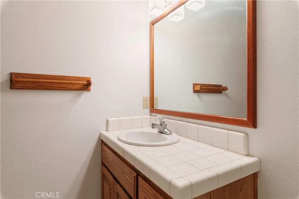 8581 Paradise Valley Boulevard Lucerne, CA 95458