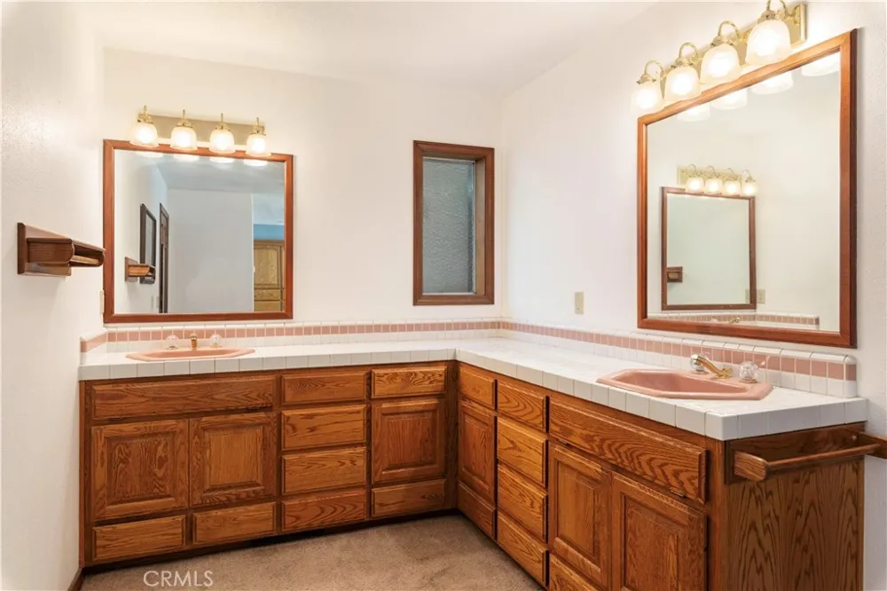 8581 Paradise Valley Boulevard Lucerne, CA 95458