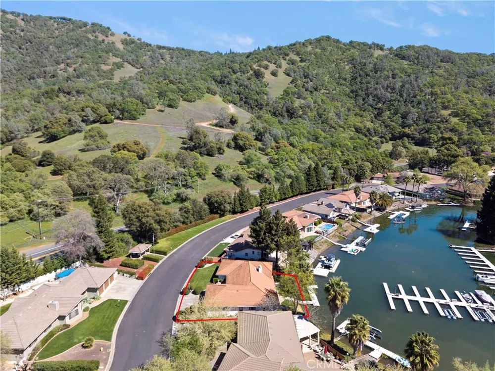 8581 Paradise Valley Boulevard Lucerne, CA 95458