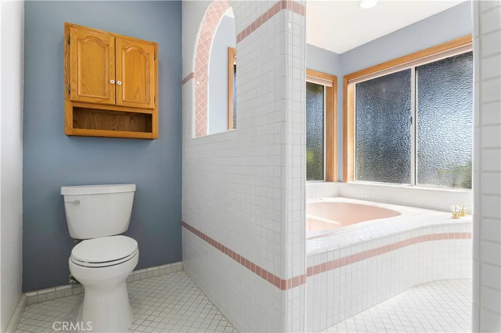 8581 Paradise Valley Boulevard Lucerne, CA 95458
