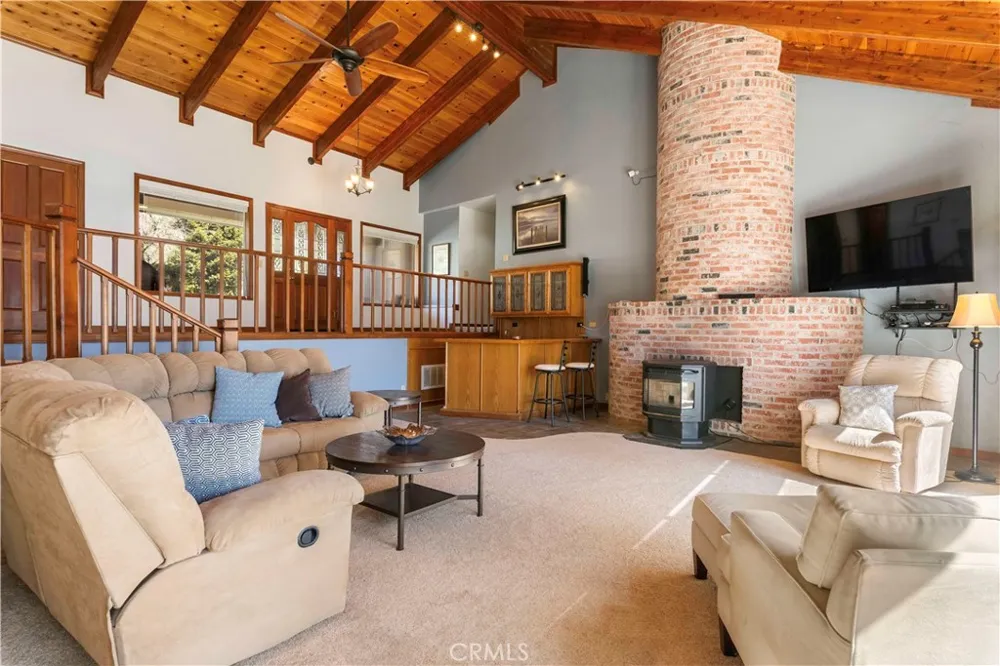 8581 Paradise Valley Boulevard Lucerne, CA 95458