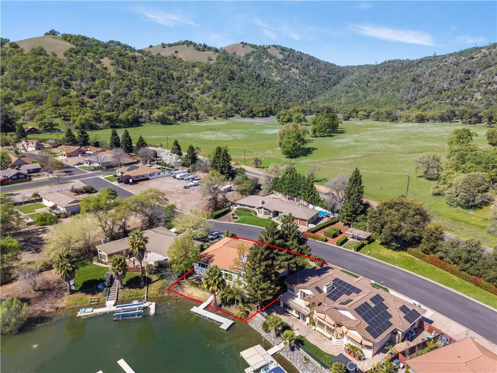 8581 Paradise Valley Boulevard Lucerne, CA 95458