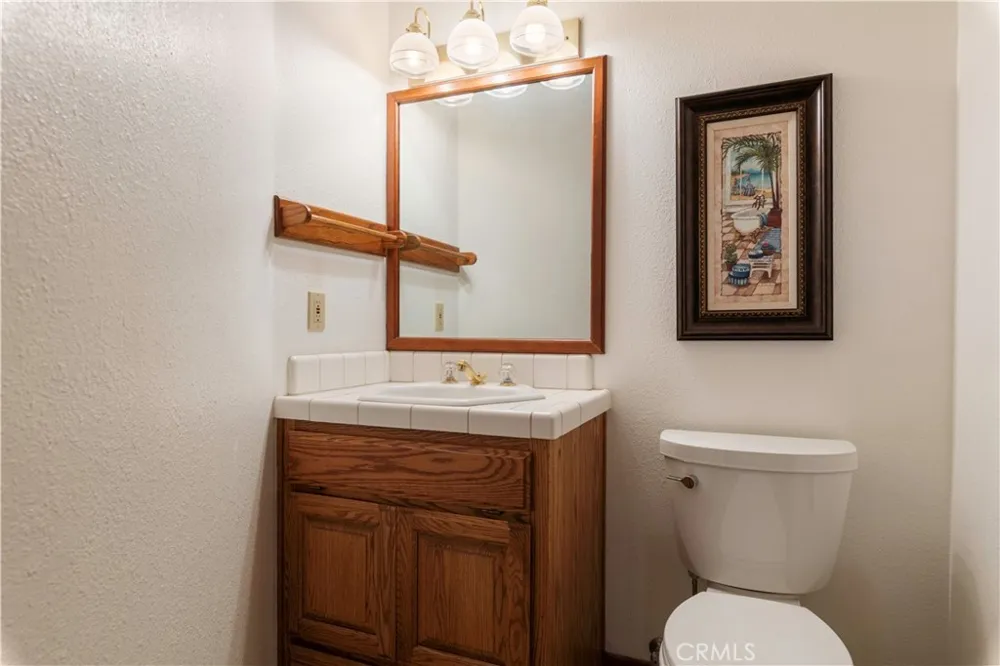 8581 Paradise Valley Boulevard Lucerne, CA 95458