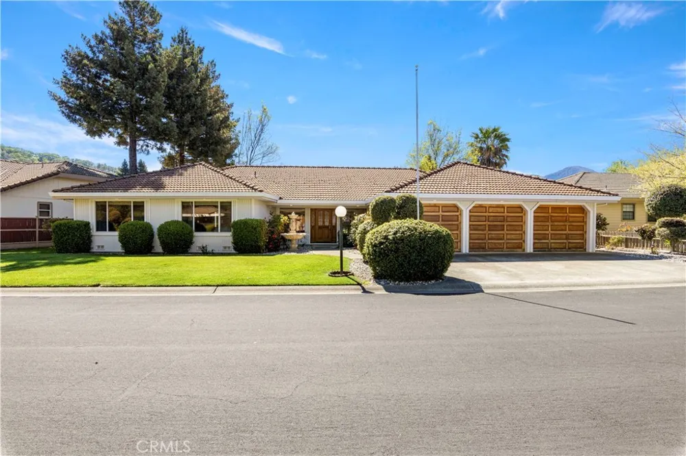 8581 Paradise Valley Boulevard Lucerne, CA 95458