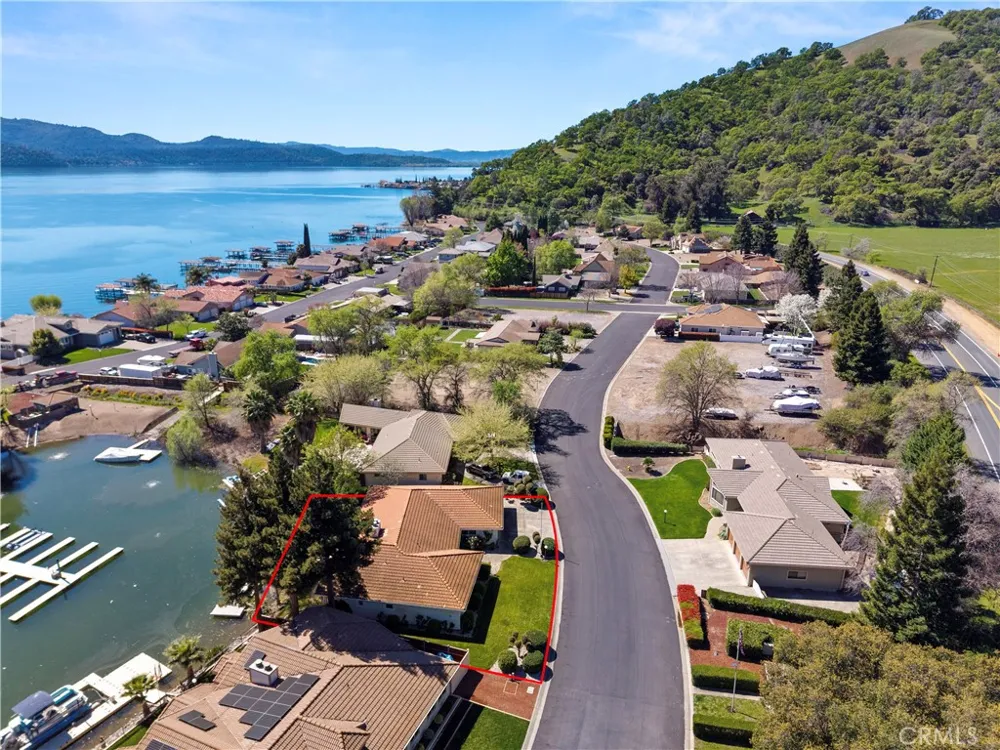 8581 Paradise Valley Boulevard Lucerne, CA 95458