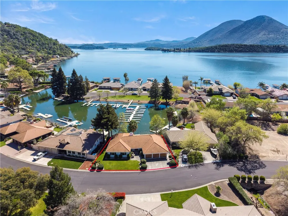 8581 Paradise Valley Boulevard Lucerne, CA 95458