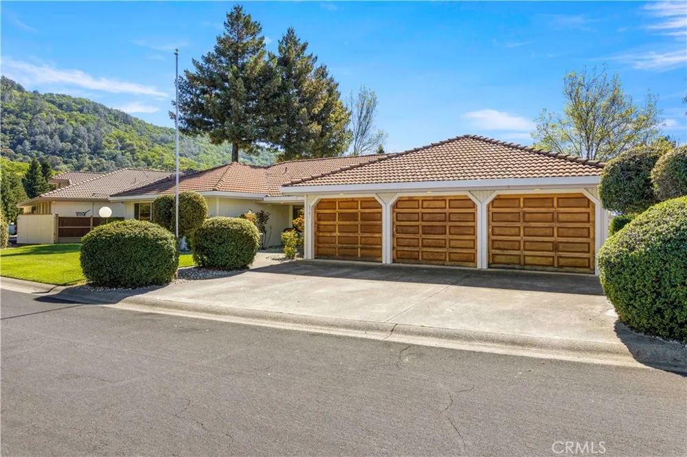 8581 Paradise Valley Boulevard Lucerne, CA 95458