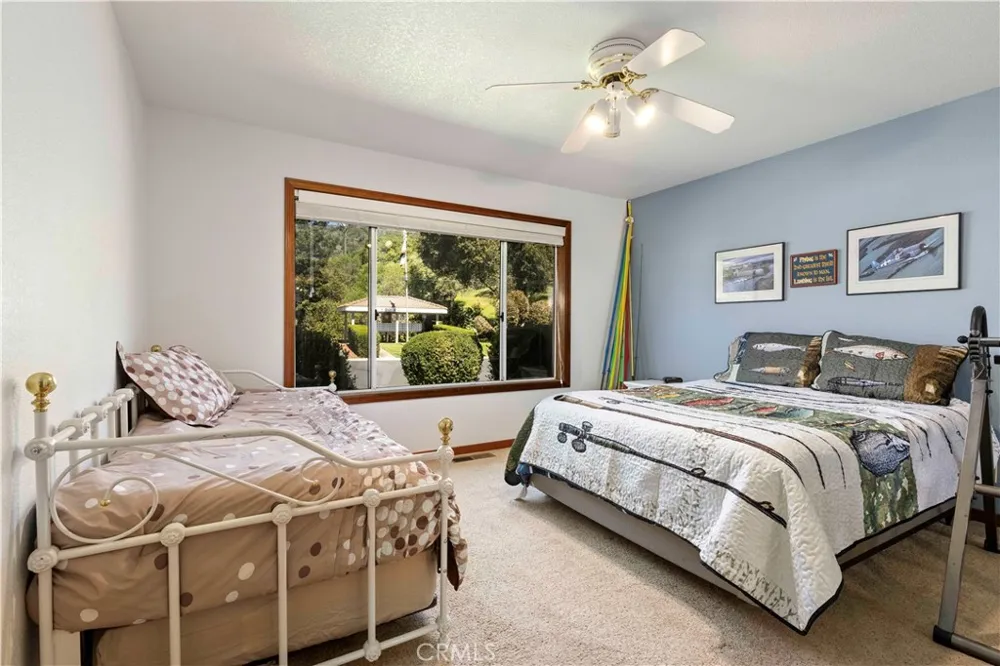 8581 Paradise Valley Boulevard Lucerne, CA 95458