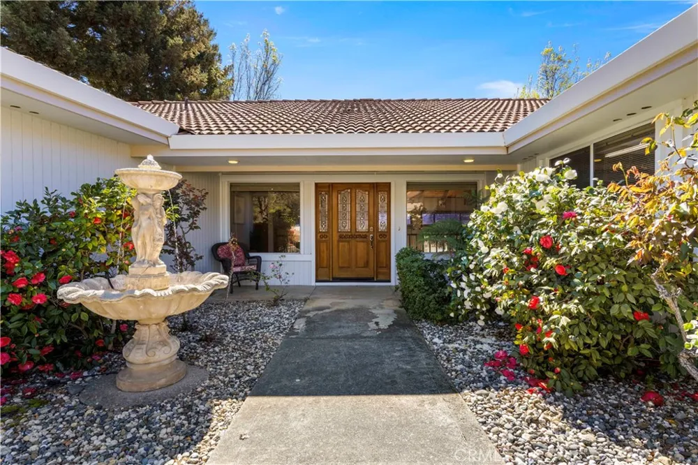 8581 Paradise Valley Boulevard Lucerne, CA 95458