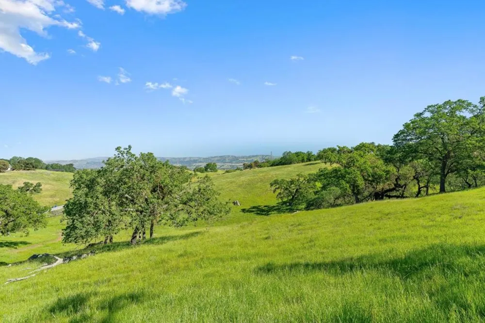 W San Martin Avenue San Martin, CA 95046