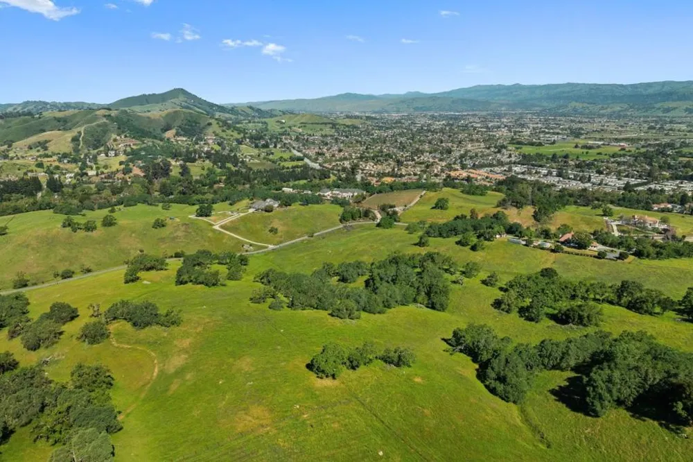 W San Martin Avenue San Martin, CA 95046